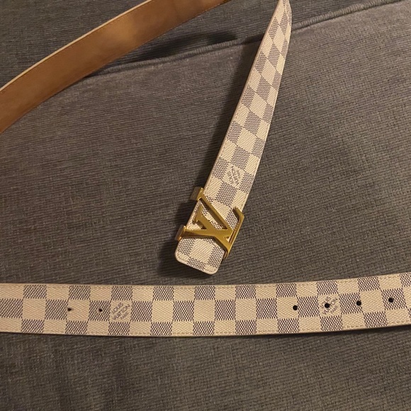 Authentic UNISEX Louis Vuitton LV INITIALES 40 mm - Picture 4 of 8